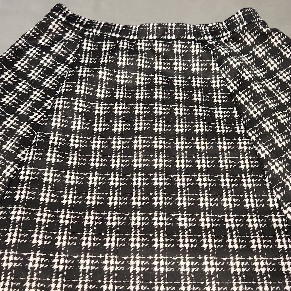 ♡LILY Rose mini skirt sz. Medium - Picture 2 of 2